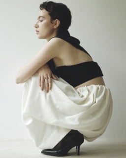 スカート¥29,700（ヴェニカ／souple）