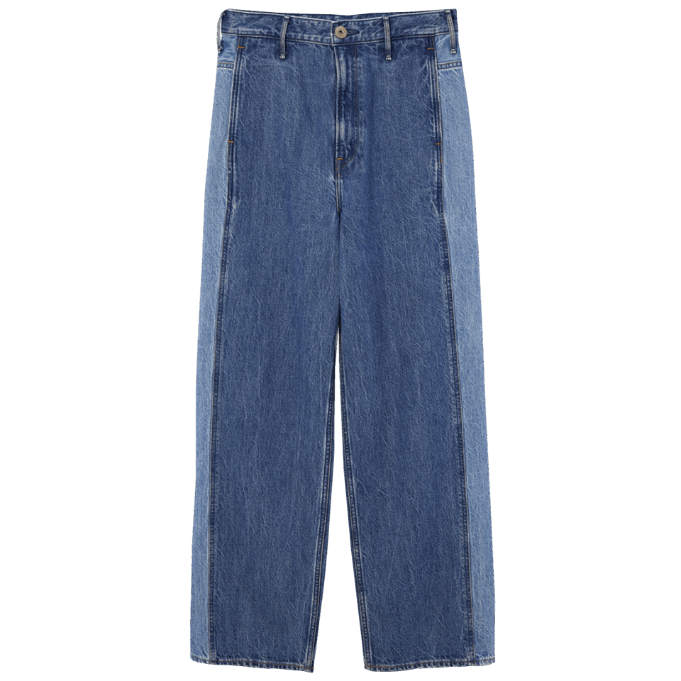 デニムパンツ¥30,800(アッパーハイツ/ゲストリスト)