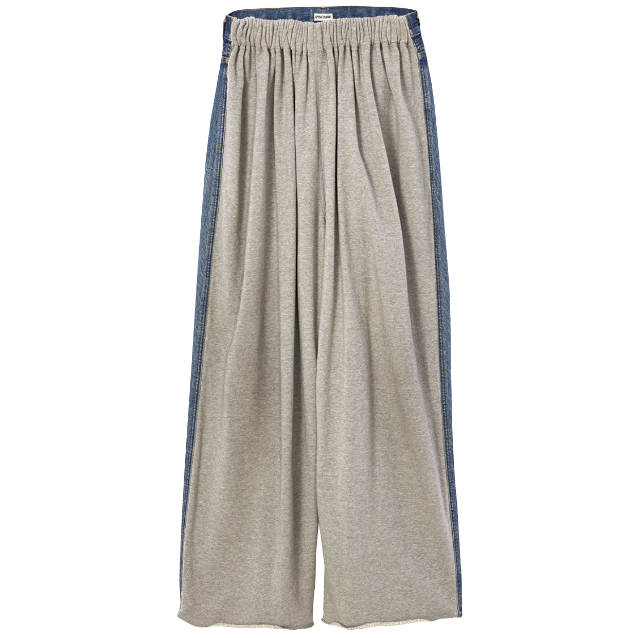 デニムパンツ¥53,900（アンスクリア／アマン）