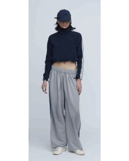 デニムパンツ¥53,900(アンスクリア/アマン)