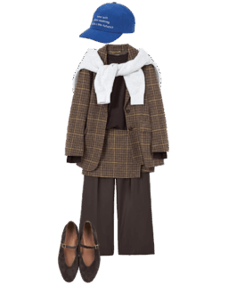 パンツ¥38,500（ジーヴィージーヴィー／grapevine by k3）、ジャケット¥58,300、スカート¥24,200（共にジャーナル スタンダード レサージュ／ジャーナル スタンダード レサージュ 銀座店）、Tシャツ¥18,700（エイトン／エイトン青山）、肩に掛けたスエット※参考商品（ユナイテッドアスレ／キャブ）、キャップ¥3,960（シテン／ユナイテッドアローズ カスタマーサービスデスク）、シューズ¥31,500（トゥティエ）