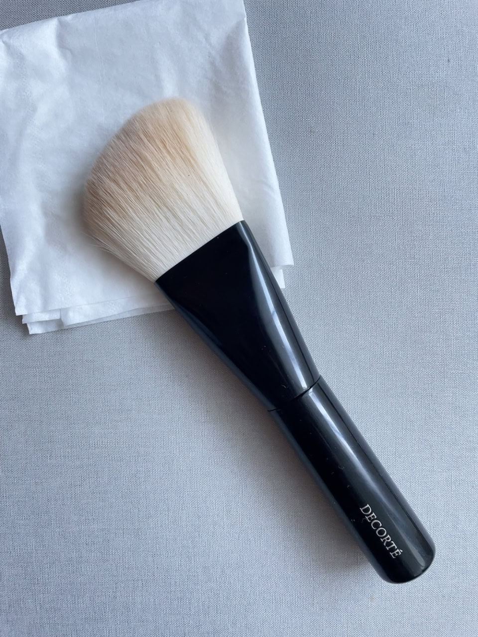 コスメデコルテ ブラシ クリーナー 100mL ¥1,650 使用方法