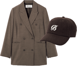 左から：ハンサムなダブル仕様ながら柔らかなモカブラウンで上品な印象に。ジャケット¥39,600（エモエレ／アダム エ ロペ）、カジュアル過ぎず◎。キャップ¥26,400（マディソンブルー）