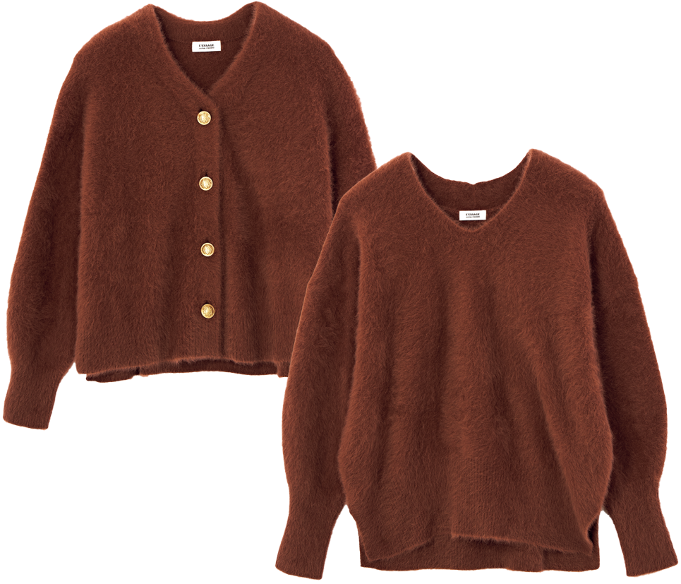 左から：金ボタンがクラシック。カーディガン¥28,600、左のカーデを肩掛けしても。ニット¥26,950（共にジャーナル スタンダード レサージュ／ジャーナル スタンダード レサージュ 銀座店）