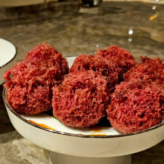 【SUMMER PALACE】そして、デザートで出てきた紫イモの揚げ団子的なやつ、これが、やばい！