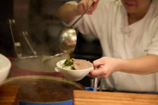 【BASILICOの朝食】そして！ バジリコの朝食でマストなのがビーフヌードルスープです。絶対食べてください。