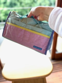 大容量なのに超スリムで機能的♡【ビヨンド ザ バインズ】のポーチ