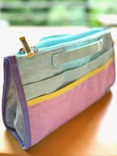 大容量なのに超スリムで機能的♡【ビヨンド ザ バインズ】のポーチ