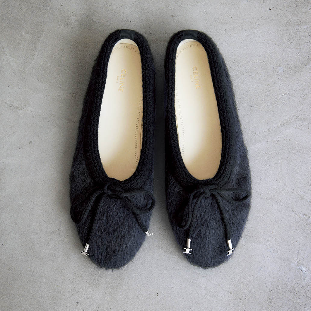 バレエシューズ〈アビー〉［ヒール0.5㎝］¥154,000（セリーヌ／セリーヌ ジャパン）