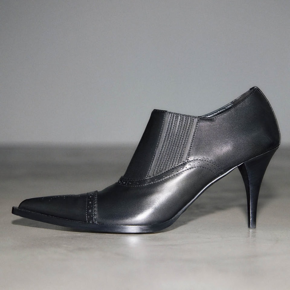 シューズ［ヒール8.5㎝］¥246,400（エルメス／エルメスジャポン）