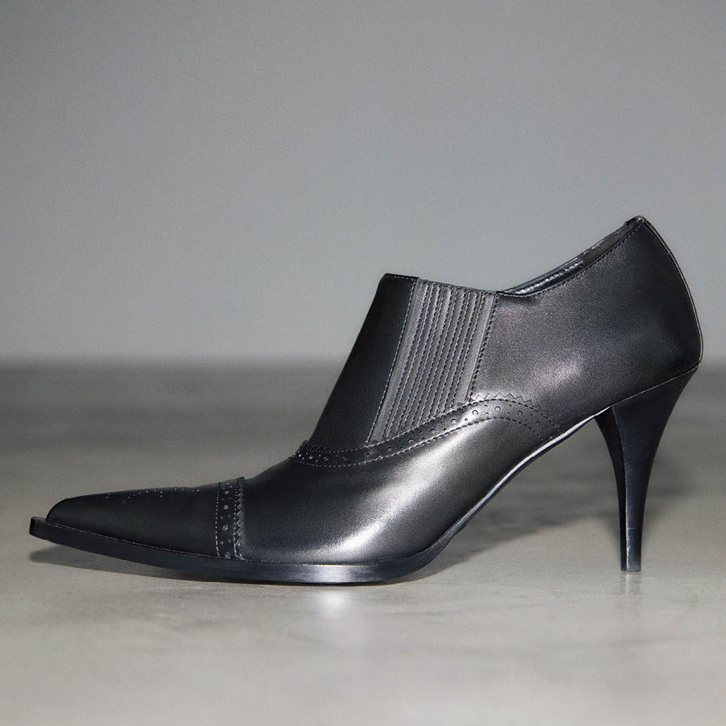 シューズ［ヒール8.5㎝］¥246,400（エルメス／エルメスジャポン）