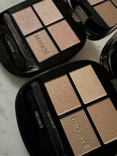 スキンシャドウ デザイニング パレット 新2色 各¥7,700(コスメデコルテ)※2026年1月16日発売