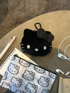 オトナミューズ1月号の付録はハローキティが真っ黒なグッズになって登場！