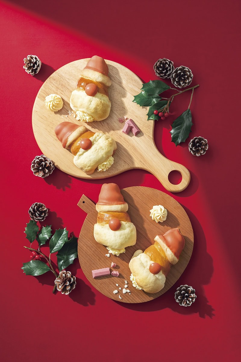 ゴディバのパン屋さん【ゴディパン】からクリスマスメニュー登場｜人気のコロネはサンタの見た目に！