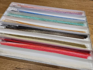 何十色も用意された中から、まずは使いたい3本をチョイス。