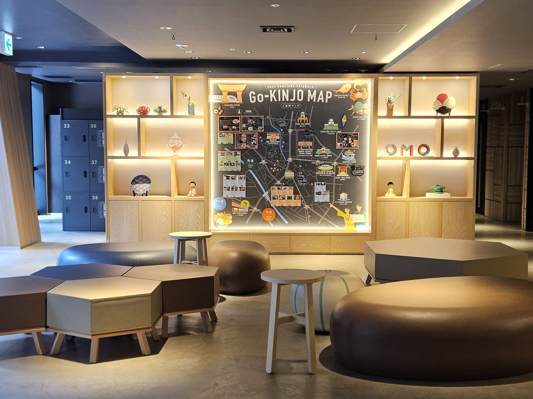 ホテルのご近所の魅力的なスポットが紹介された「ご近所マップ」