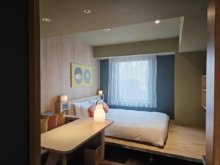 客室はコンパクトながらも使い勝手抜群の居心地いい空間!