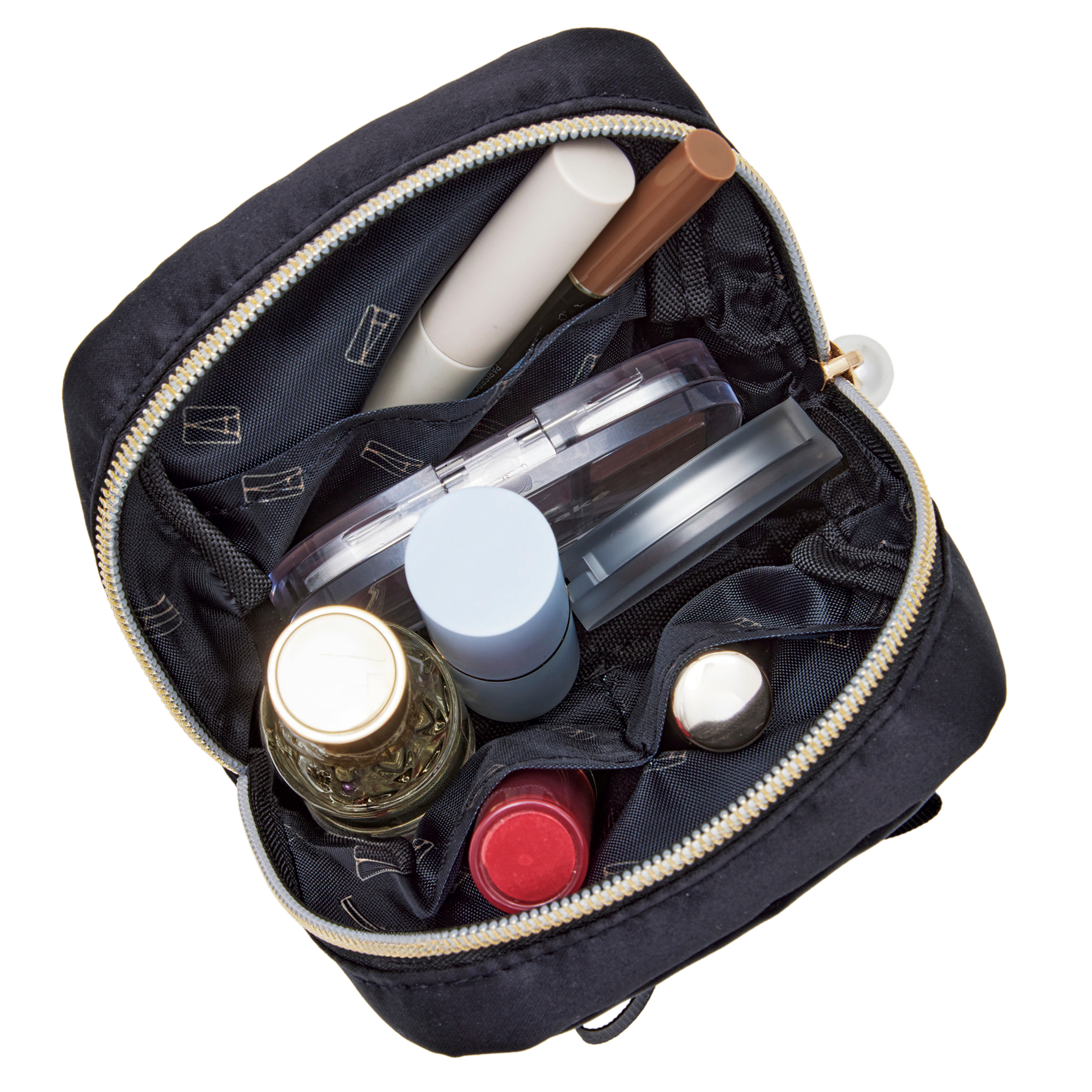 内側には片側に1ポケット、もう反対側に2ポケットがあり、収納上手なしごできポーチ。