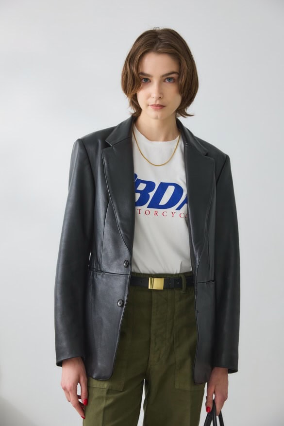 羽織るだけで今っぽくなって推せる! 40代ママ編集者の「買ってよかった」レザージャケット2選