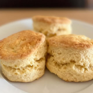 本場イギリス風【プレーンスコーン】の作り方「レモン」を加えてふんわりふくらむ絶品レシピ