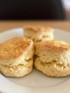 本場イギリス風【プレーンスコーン】の作り方「レモン」を加えてふんわりふくらむ絶品レシピ