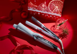 右から：リファストレートアイロンプロ 全４色 各￥23,000、リファカールアイロンプロ 38mm／32mm／26mm／19mm 全２色 各￥25,000