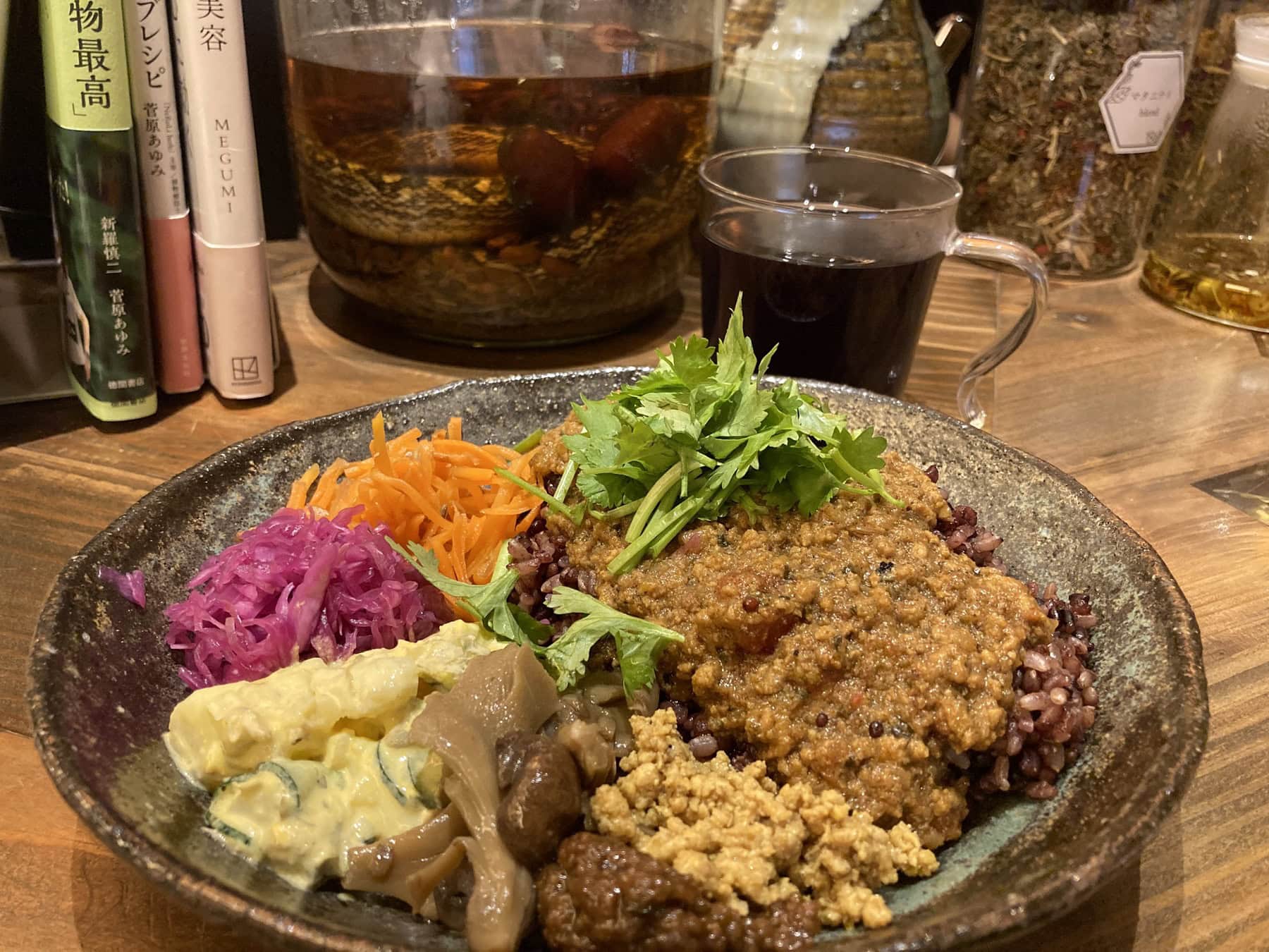 原宿『喫茶 植物最高』の薬膳カリーが絶品！ネロリハーブのハーブティーも楽しめる【実食レポ】