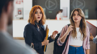 左が厄介元カノのブライアー。やべーキャラです