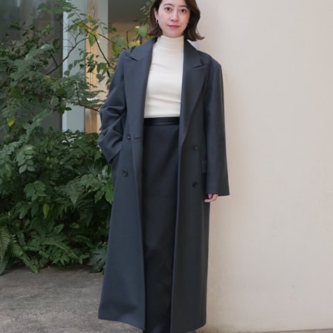 【40代スナップ】ボトムスを選ばない「ロングチェスターコート」が今季大活躍！｜知識優花さん