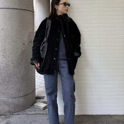 【40代スナップ】表地コーデュロイ、裏地はレザー！欲張り素材感アウターが最高♡｜山﨑有希さん