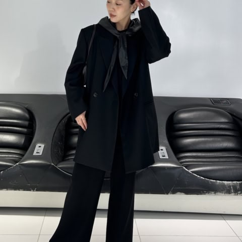 【40代スナップ】胸元の美しさやオーバーサイズ感が最高なチェスターコートに注目|串田翠さん