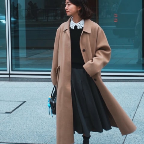 【40代スナップ】キレイめコートにミディ丈スカート合わせがトラッドで洒落てる!|小川ゆりさん