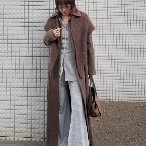 【40代スナップ】「マキシ丈コート」に肌触り最高なストールであったか♡モード見え!|MICOさん