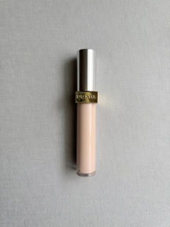 PRADA ブラーリングマイクロコレクティング コンシーラー 全4色 ¥6,270