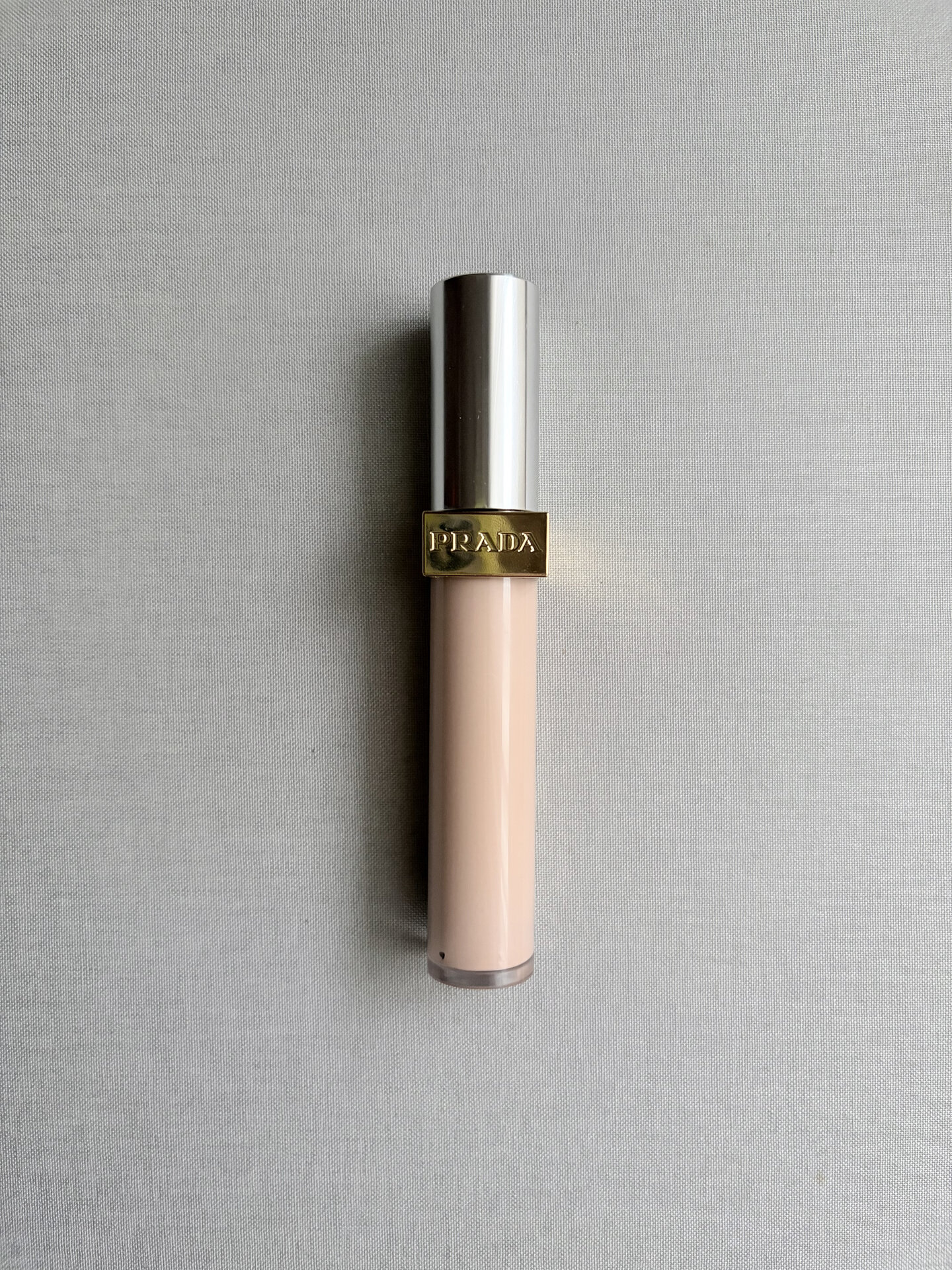 PRADA ブラーリングマイクロコレクティング コンシーラー 全4色 ¥6,270