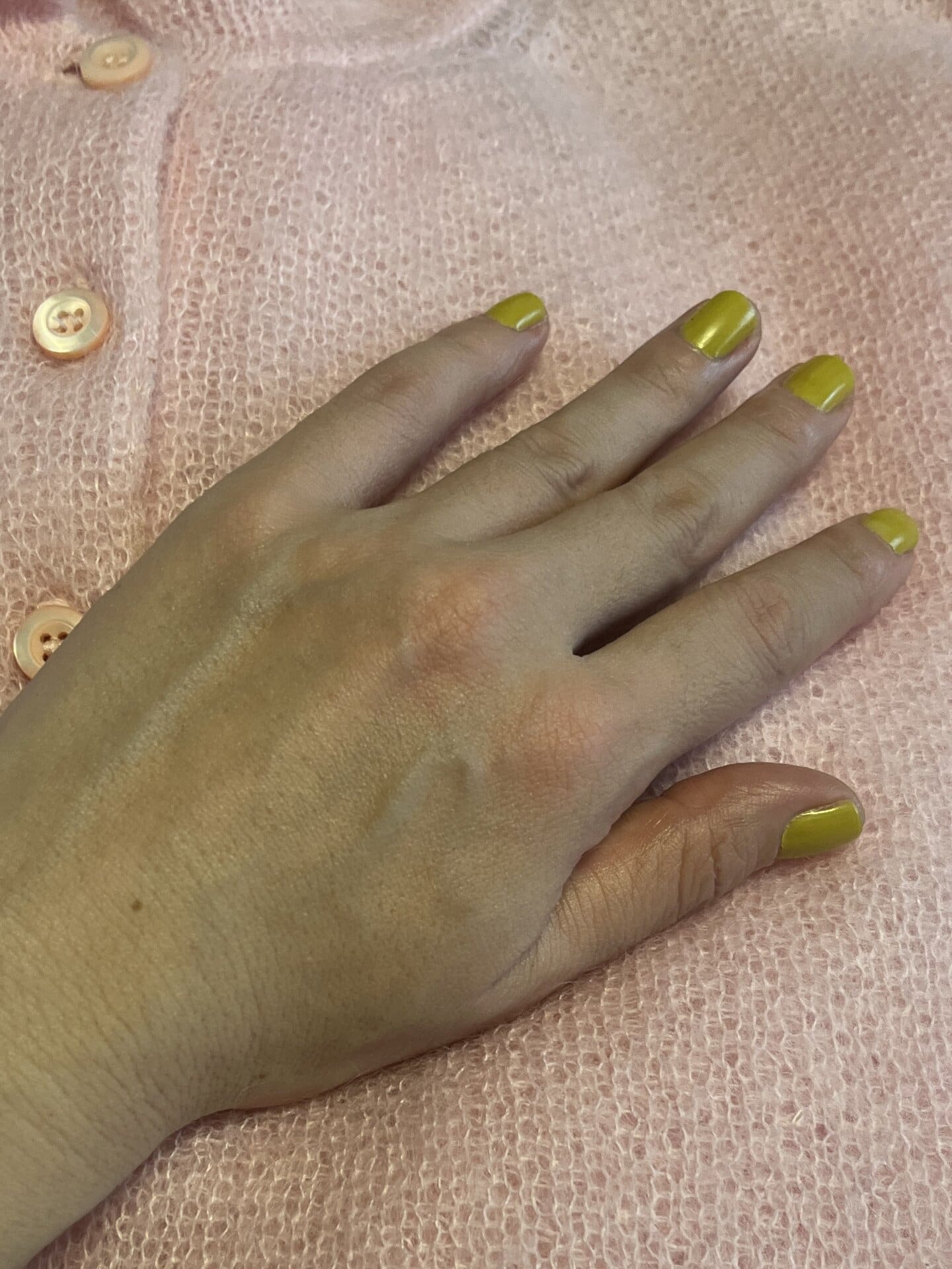 ベタつかずにサラッと肌に馴染んでいくので、使用直後にモヘアを触ってももちろん無問題でした！