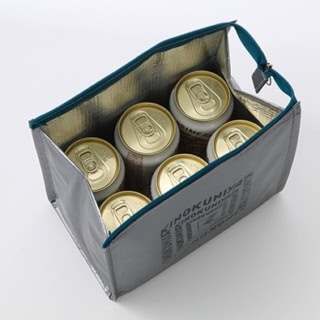 500mLのロング缶6本がすっぽり。しっかりとしたつくりにも自信あり。