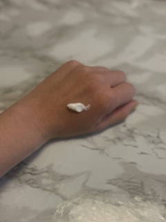 わりとこっくりとしたテクスチャーなのも好み。筆者の場合、柔らかいテクスチャーのモノは出しすぎる傾向があるのですが、これはその心配もなさそうです