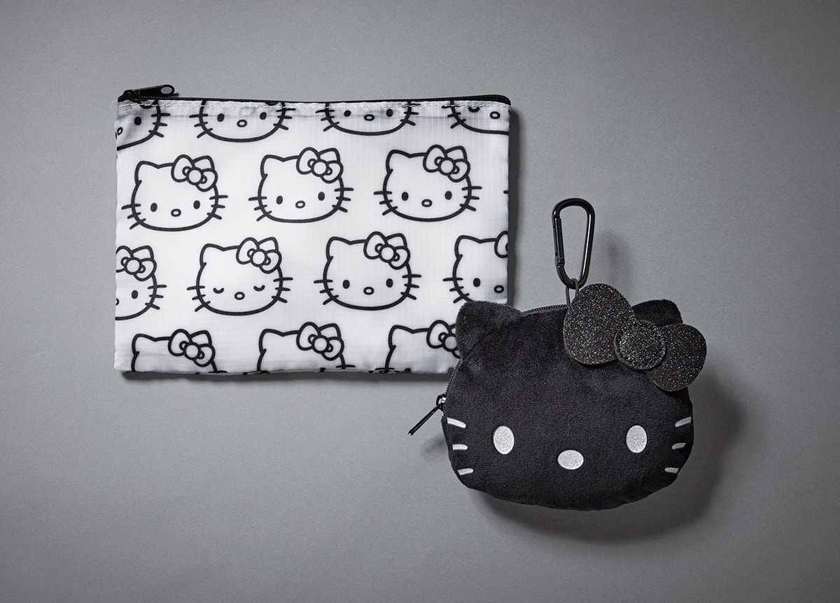 2026年1月号付録　ハローキティふわふわフェイスポーチ＆リップストップポーチ