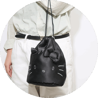 オトナミューズ1月号増刊号　光沢感がシックなフェイス巾着ポーチ