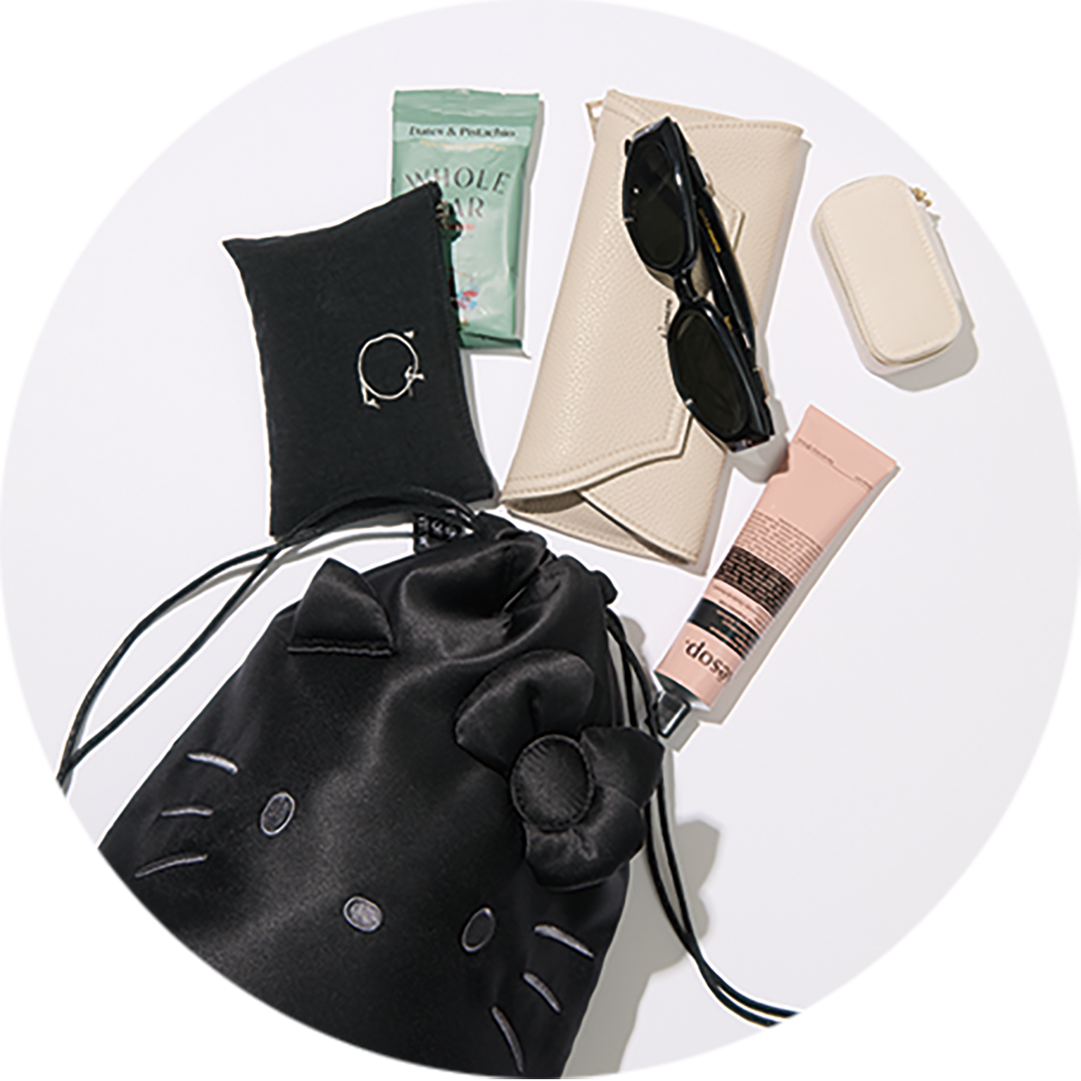 2026年1月増刊号付録　ハローキティ巾着ポーチ　長財布やポーチ、スマートフォンも収納可能