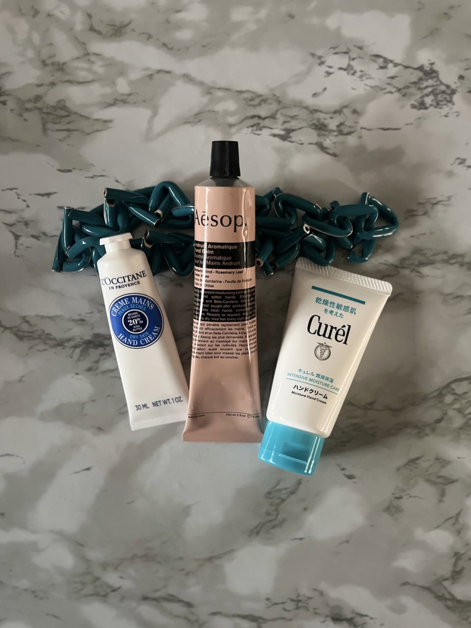 ガサガサの手がツヤふわに!40代ライターが使って本当によかったハンドクリーム【厳選3選】