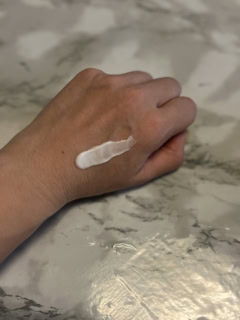 ソフトなテクスチャーだけに、伸びもかなりよかったです。肌に浸透していくスピードも少し速く感じました