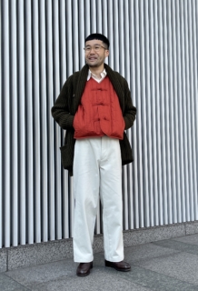 あえて裾からインナーを見せず、脚長効果を狙っているのもさすがです！