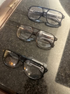 メガネ各￥39,600（ロッツァ）