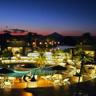 都内から車で70分で海外リゾート気分♡真冬は「ホットプール」を楽しむ楽園へ【BOTANICL POOL CLUB】