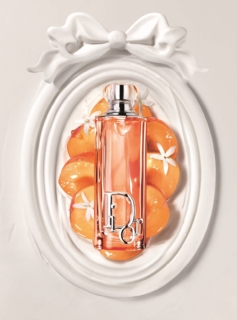 ディオール アディクト ピーチー グロウ(オードゥ パルファン)30mL ¥9,460、50mL ¥15,180(共にパルファン・クリスチャン・ディオール)※2026年1月1日発売