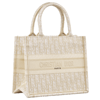 〈ディオール ブックトート〉［H22×W26.5×D14㎝］￥470,000（ディオール／クリスチャン ディオール）
