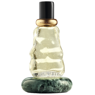 ピンクペッパーとミルラが響き合う、生命力あふれる香り。 フレグランス〈ALCHEMIE〉100mL ¥70,400(ボッテガ・ヴェネタ/ボッテガ・ヴェネタ ジャパン)