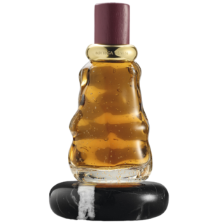 タイ産ウード、ローズ、野いちごのブレンドが描く、祝祭の香り。 パルファム〈GOOD MORNING MIDNIGHT〉100mL ¥75,900(ボッテガ・ヴェネタ/ボッテガ・ヴェネタ ジャパン)